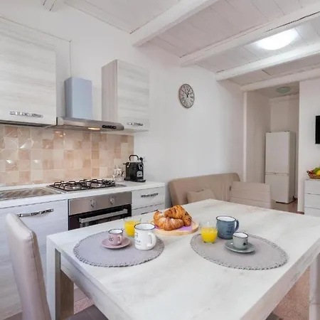 Intero Poseidon 46 Mq * فاسانو